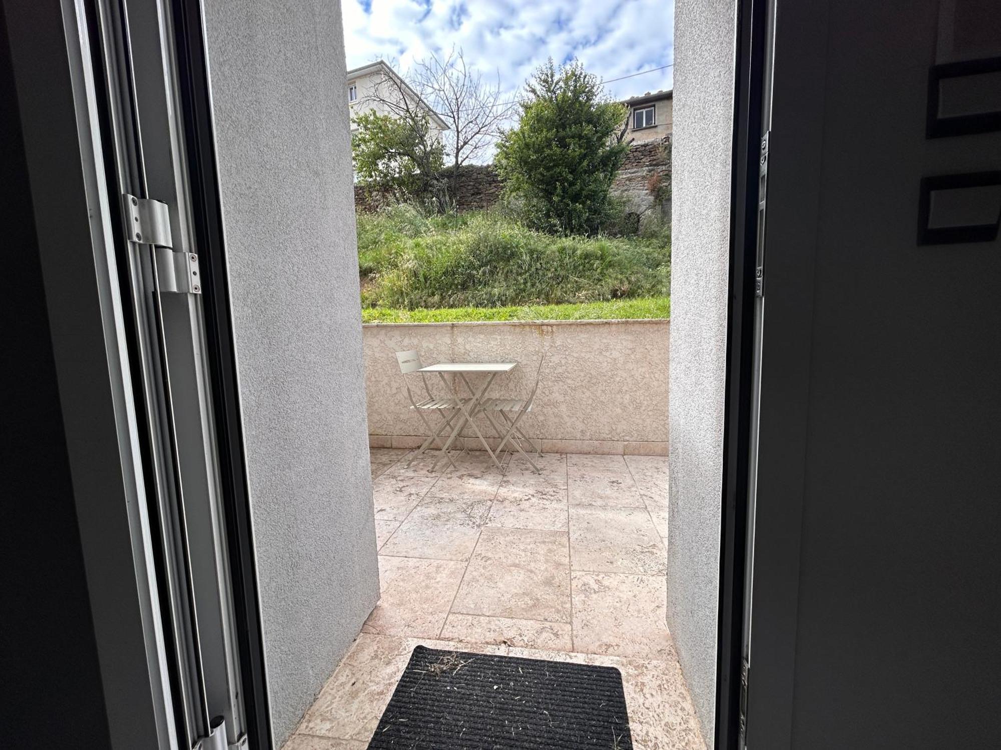 Petite Maison Studio Tout Confort Cosy Givors Autoroute Et Gare Apartment Ngoại thất bức ảnh